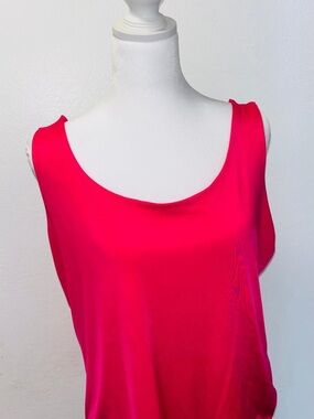 Women’s Sleeveless Scoop Neck Tank Top - Hot Pink